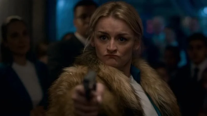 Кадры из сериала Сквозь снег (2020)