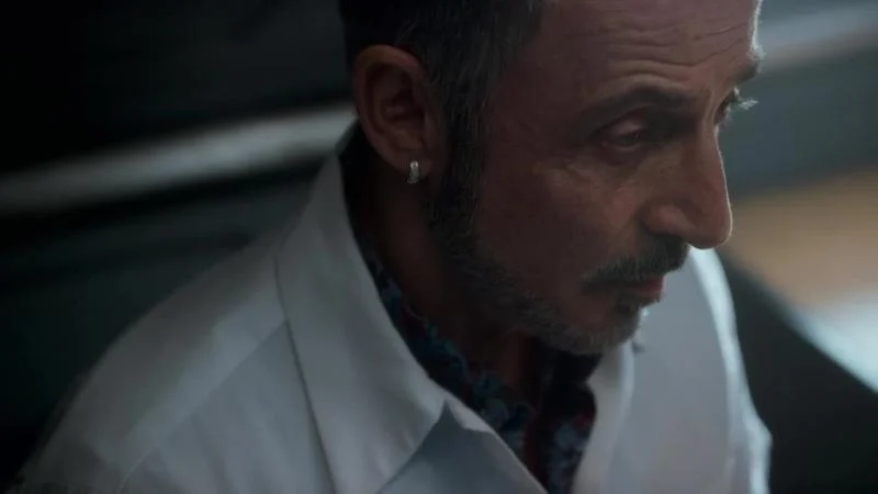 Кадры из сериала Сквозь снег (2020)