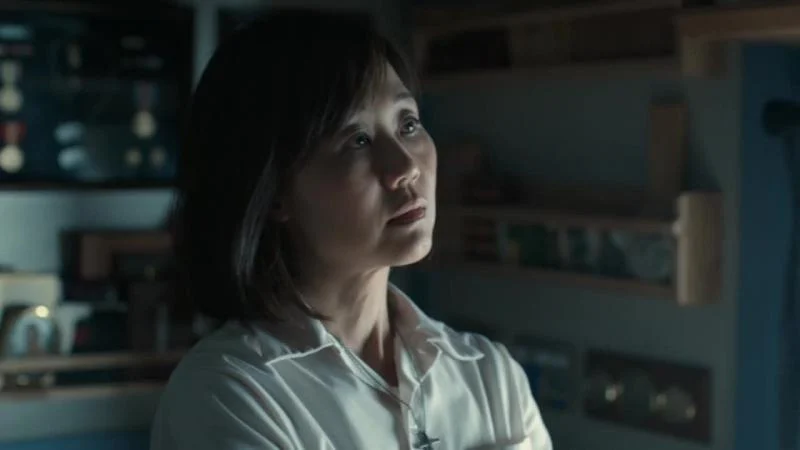 Кадры из сериала Сквозь снег (2020)