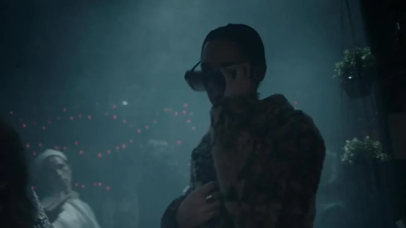 Кадры из сериала Сквозь снег (2020)