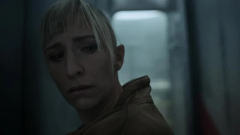 Кадры из сериала Сквозь снег (2020)