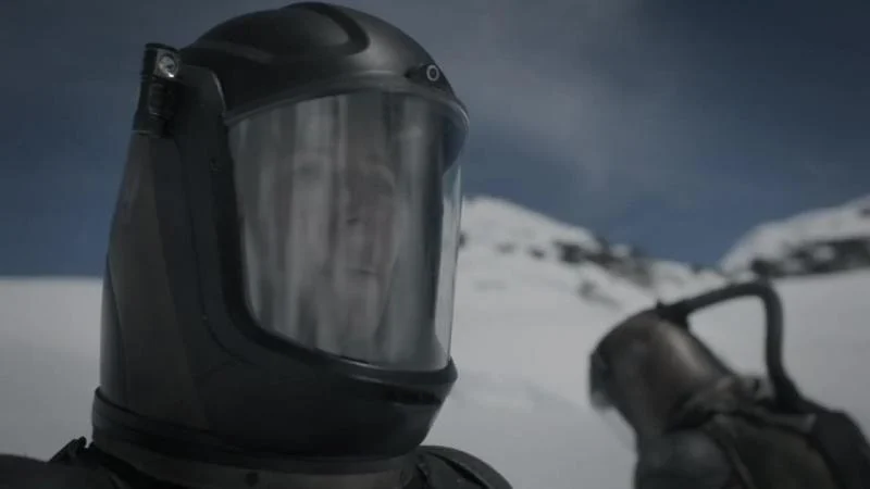 Кадры из сериала Сквозь снег (2020)